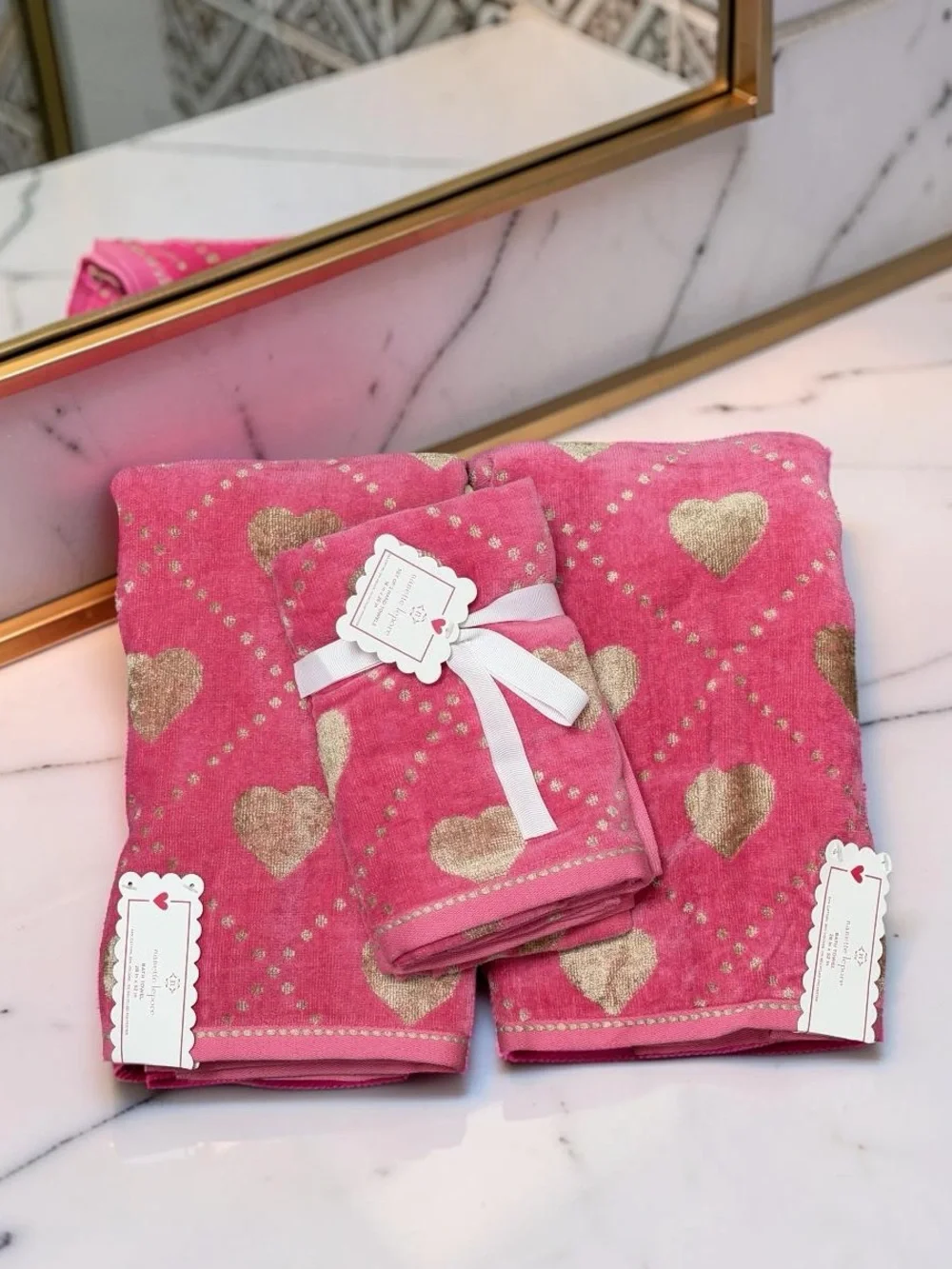 Nanette Lepore NWT Stunning Bold Pink & Gold Heart Accent Soft Plush Towel Set